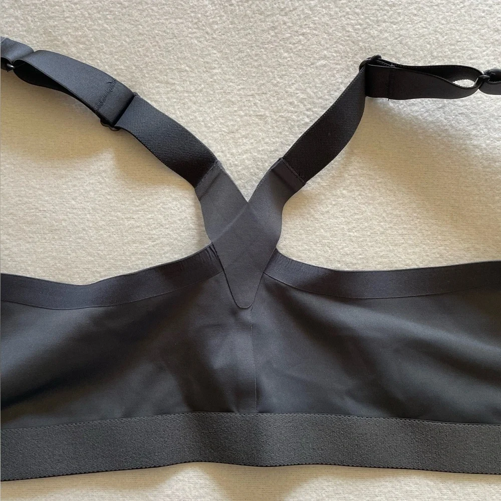 Victoria's Secret Knockout Front Close Underwire Sports Bra Sport Gray 36DDD - Picture 11 of 16